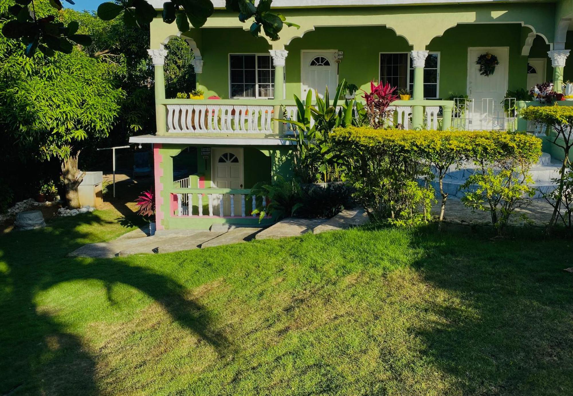 Cindy'S Garden Stay Ocho Rios Eksteriør billede